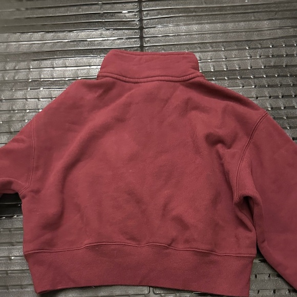 Aritzia Maroon Half-Zip Cropped Sweatshirt - Picture 5 of 10
